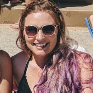 Meet your Posher, Hollie